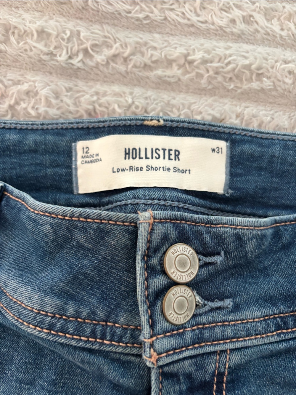 Hollister Women's Dark Wash Ultra Low -Rise Jean Shortie Short — 12 - Picture 4 of 8